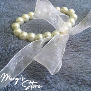 pearl bow bracelet